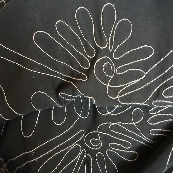 Objects D'art Black & White Embroidered Top/Tunic Size XL - Picture 13 of 14